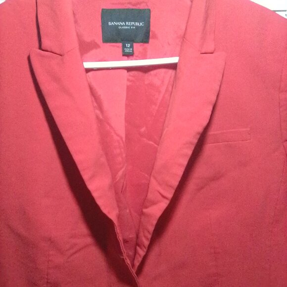 Women's blazer by Banana Republic. - Picture 3 of 6